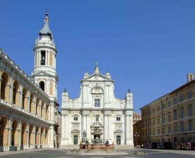 Basilica_Pontificia_della_Santa_Casa_di_Loreto1